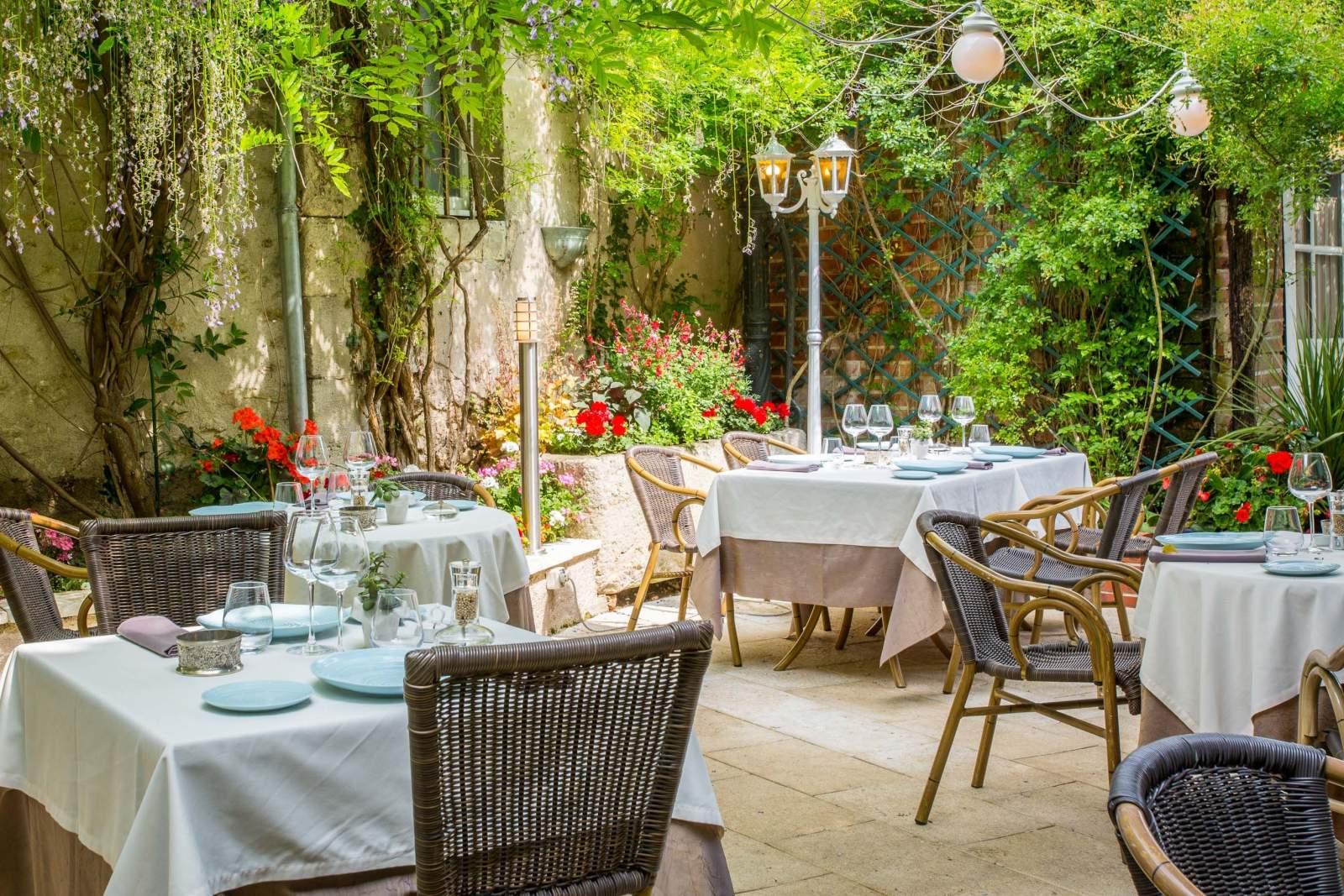 Logis Hotels Restaurant La Mere Hamard Semblançay Exterior foto